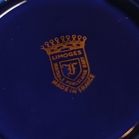 Vintage Limoges Porcelain Made in France Two Piece Trinket Vanity Set - Picture 7 of 15